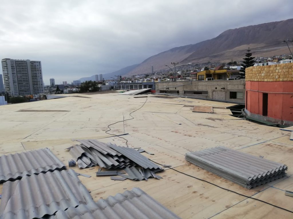 Cambio de Cubierta Colegio Médico - Sede Iquique