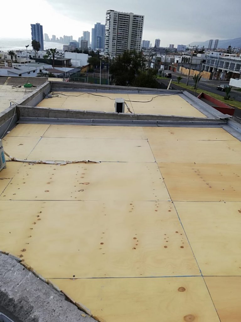Cambio de Cubierta Colegio Médico - Sede Iquique